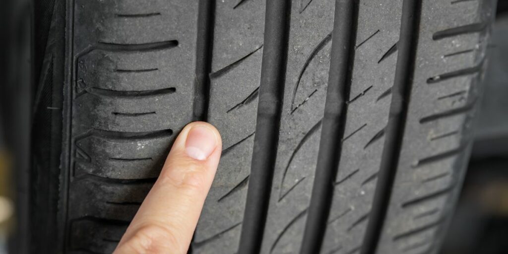 10 choses que vos pneus endommagés vous apprennent sur votre voiture !